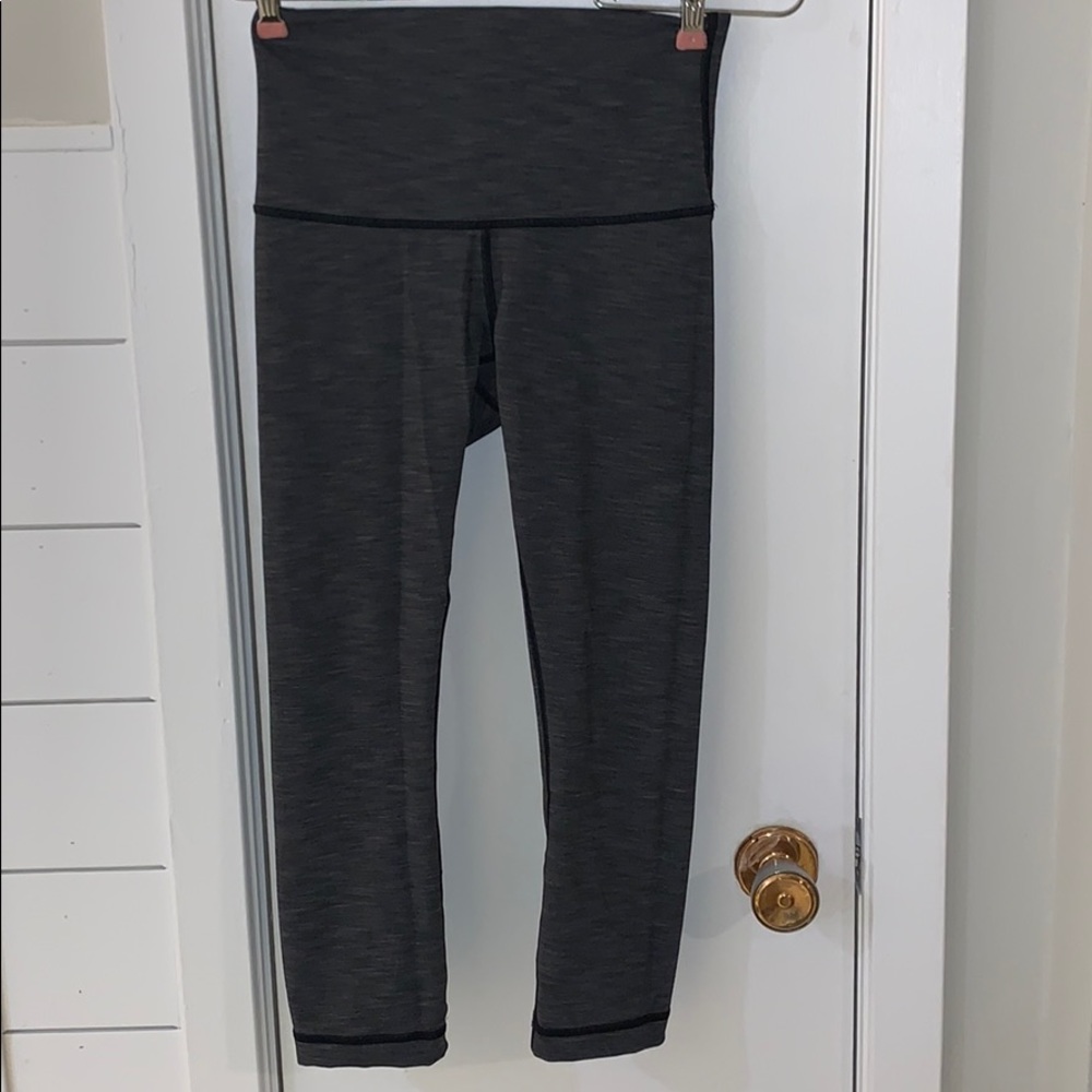 lululemon Wunder Under crops, size 8